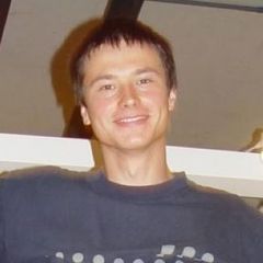 Student 21lat. Podobno przystojny. Uwie…