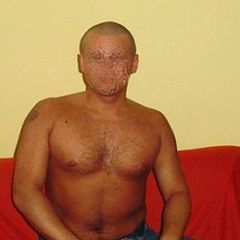 Jestem dobrze zbudowanym, opalonym i za…