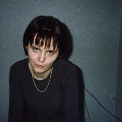 Bardzo atrakcyjna 27 letnia kobieta mod…
