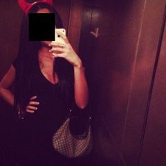 Brunetka szuka sponsora