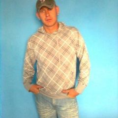 adam szuka dziewczyny wiek wyglad bez z…