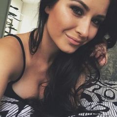 Ona Atrakcyjna