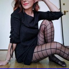 Czarna kotka szuka