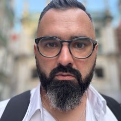cześć szukam starszej kobiety mam 41 lat brunet przystojny