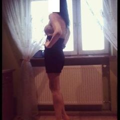 Sobotni wieczór z atrakcyjną brunetką?